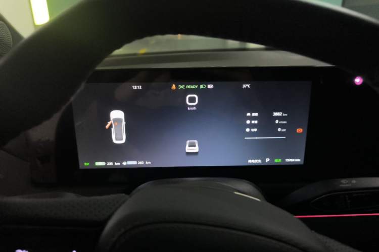 Used VOYAH PASSION 2024 PHEV Four-Wheel Drive Ultra-Long Range Executive Edition Instrument Cluster