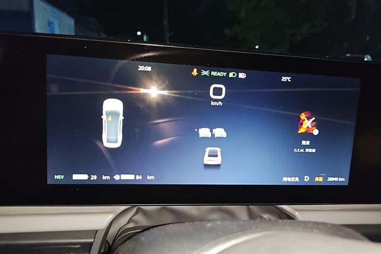 Used VOYAH PASSION 2024 PHEV Four-Wheel Drive Ultra-Long Range Flagship Model Instrument Cluster