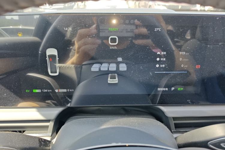 Used VOYAH PASSION 2024 PHEV Four-Wheel Drive Ultra-Long Range Flagship Model Instrument Cluster
