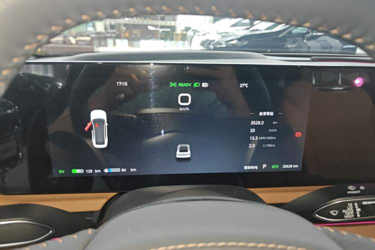 Used VOYAH PASSION 2024 PHEV Four-Wheel Drive Ultra-Long Range Flagship Model Instrument Cluster