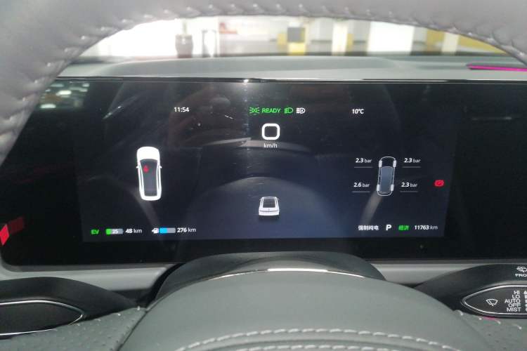 Used VOYAH PASSION 2024 PHEV Four-Wheel Drive Ultra-Long Range Flagship Model Instrument Cluster