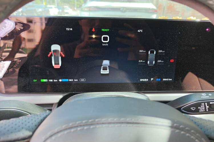 Used VOYAH PASSION 2024 PHEV Four-Wheel Drive Ultra-Long Range Executive Edition Instrument Cluster