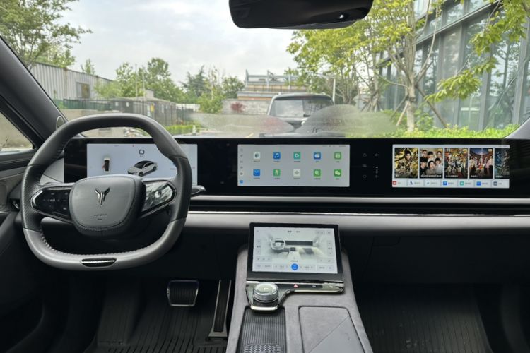 Used VOYAH PASSION 2024 PHEV Four-Wheel Drive Ultra-Long Range Flagship Model Interior 1