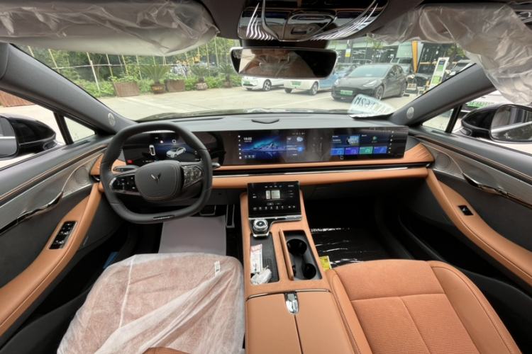 Used VOYAH PASSION 2024 PHEV Four-Wheel Drive Ultra-Long Range Flagship Model Interior 2