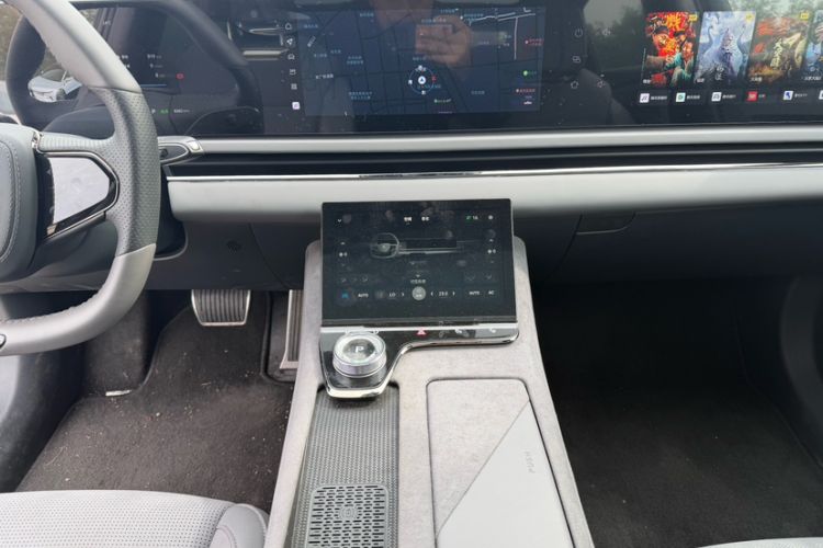 Used VOYAH PASSION 2024 PHEV Four-Wheel Drive Ultra-Long Range Executive Edition Interior 3