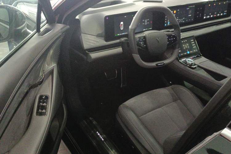 Used VOYAH PASSION 2024 PHEV Four-Wheel Drive Ultra-Long Range Flagship Model Interior 3