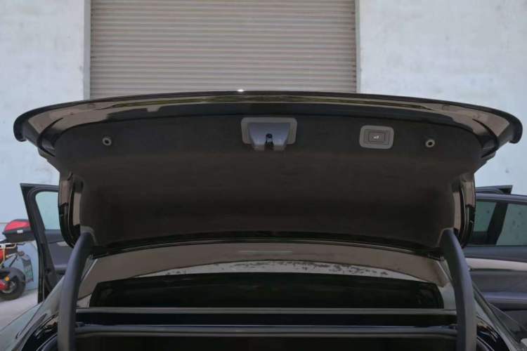 Used VOYAH PASSION 2024 PHEV Four-Wheel Drive Ultra-Long Range Executive Edition Interior 3
