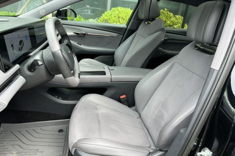 Used VOYAH PASSION 2024 PHEV Four-Wheel Drive Ultra-Long Range Flagship Model Interior 3