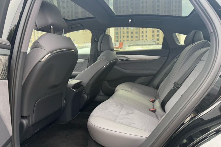 Used VOYAH PASSION 2024 PHEV Four-Wheel Drive Ultra-Long Range Executive Edition Interior 4