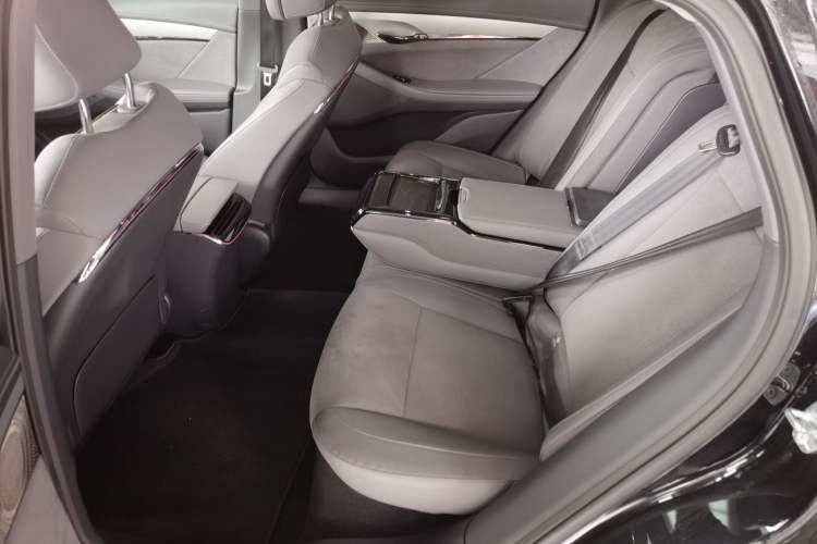 Used VOYAH PASSION 2024 PHEV Four-Wheel Drive Ultra-Long Range Flagship Model Interior 4