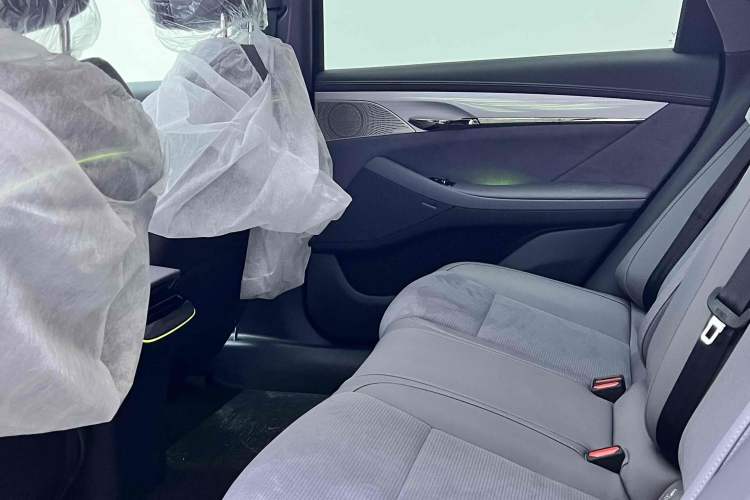 Used VOYAH PASSION 2024 PHEV Four-Wheel Drive Ultra-Long Range Flagship Model Interior 4