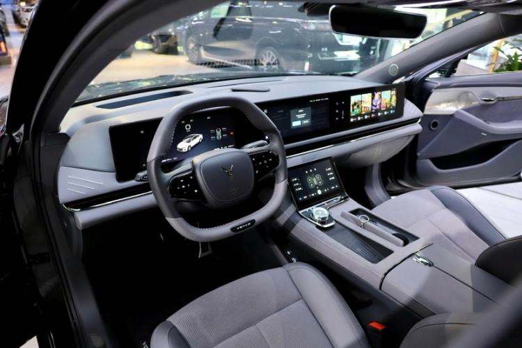 Used VOYAH PASSION 2024 PHEV Four-Wheel Drive Ultra-Long Range Flagship Model Interior 5