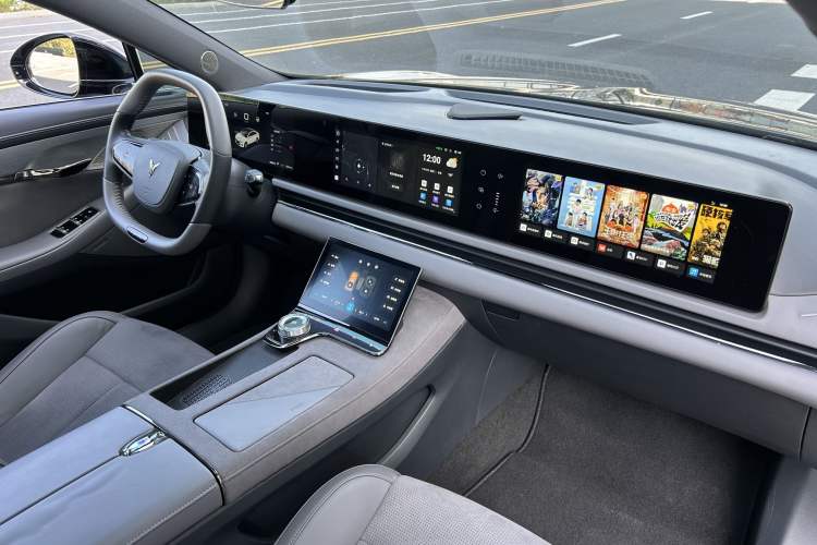 Used VOYAH PASSION 2024 PHEV Four-Wheel Drive Ultra-Long Range Flagship Model Interior 6