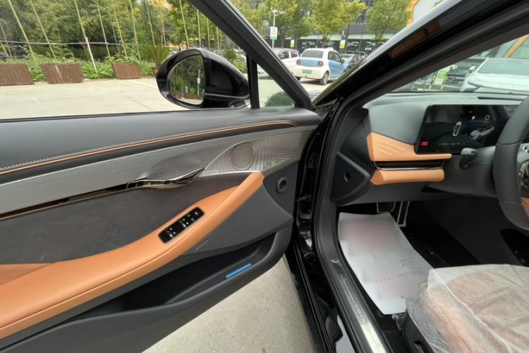 Used VOYAH PASSION 2024 PHEV Four-Wheel Drive Ultra-Long Range Flagship Model Interior 8