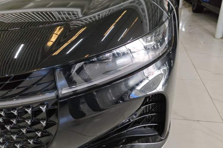 Used VOYAH PASSION 2024 PHEV Four-Wheel Drive Ultra-Long Range Executive Edition Left Front Headlight