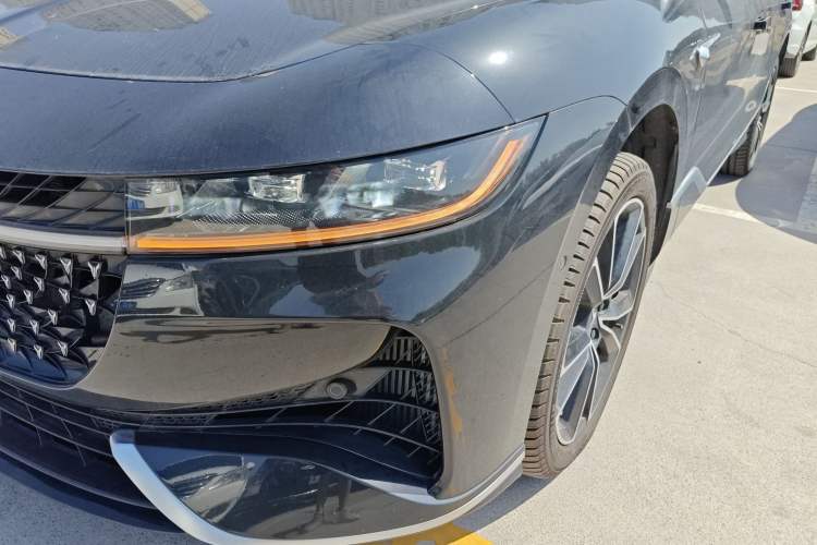 Used VOYAH PASSION 2024 PHEV Four-Wheel Drive Ultra-Long Range Flagship Model Left Front Headlight