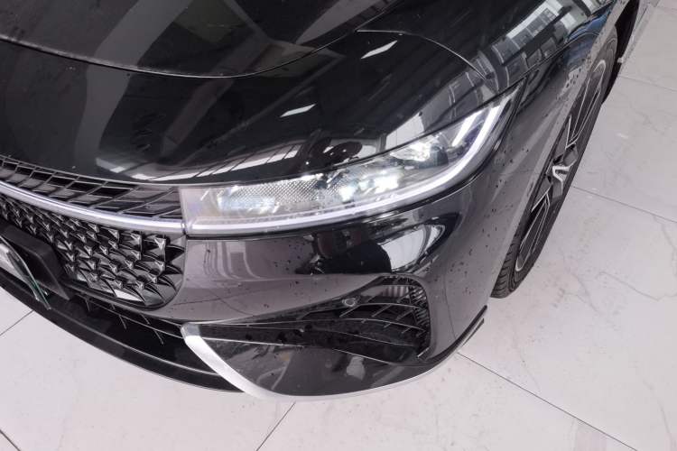 Used VOYAH PASSION 2024 PHEV Four-Wheel Drive Ultra-Long Range Flagship Model Left Front Headlight
