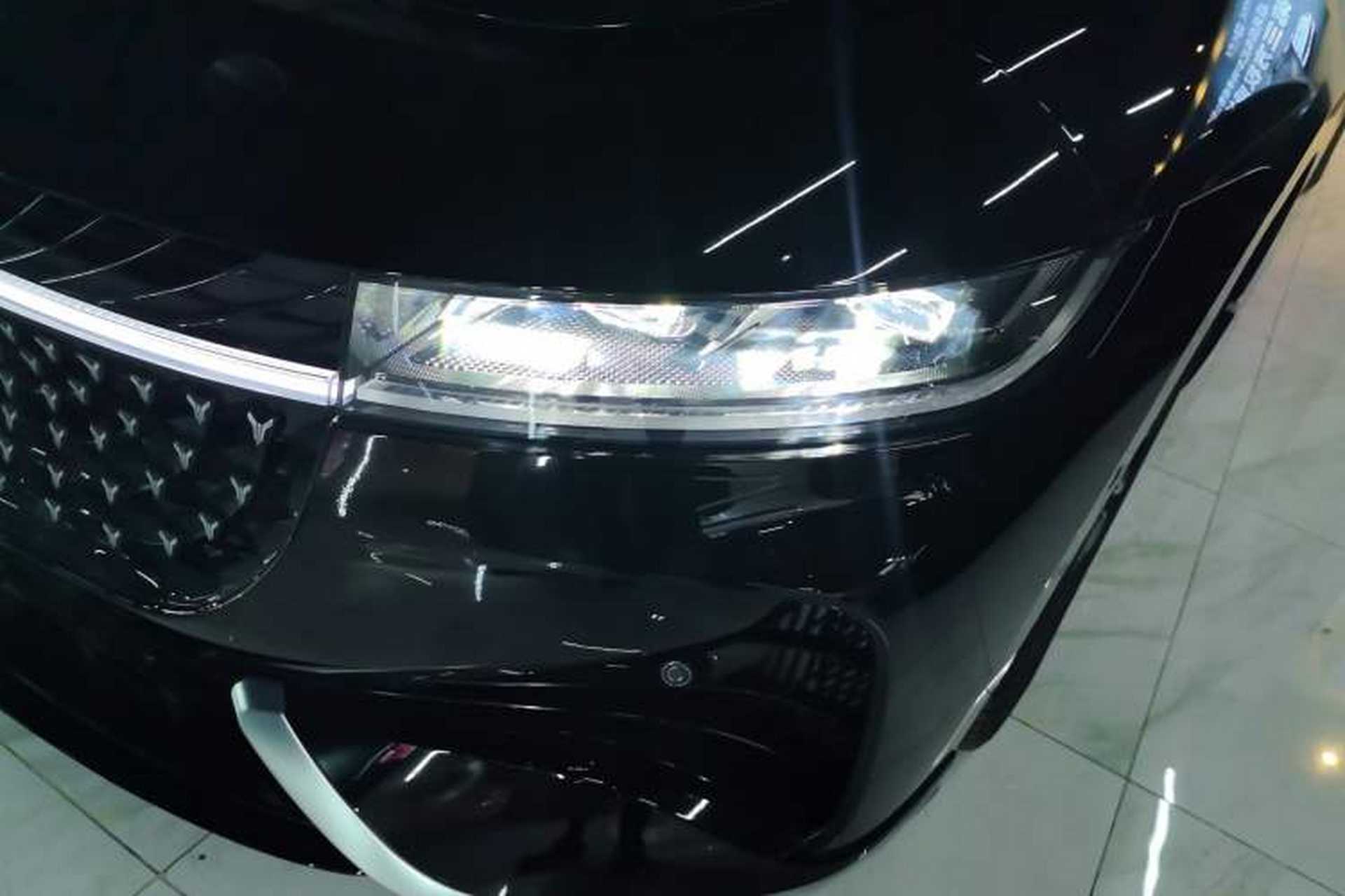 Used VOYAH PASSION 2024 PHEV Four-Wheel Drive Ultra-Long Range Flagship Model Left Front Headlight