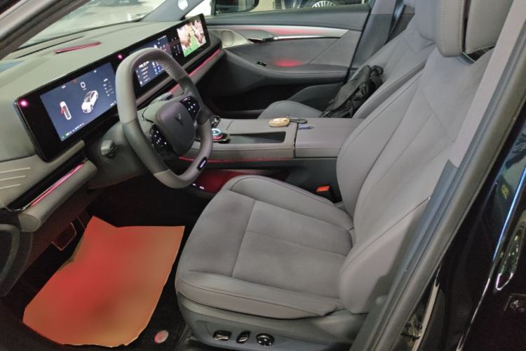 Used VOYAH PASSION 2024 PHEV Four-Wheel Drive Ultra-Long Range Executive Edition Left Front Seat