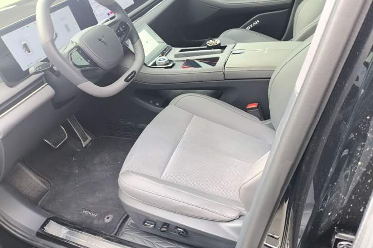 Used VOYAH PASSION 2024 PHEV Four-Wheel Drive Ultra-Long Range Flagship Model Left Front Seat
