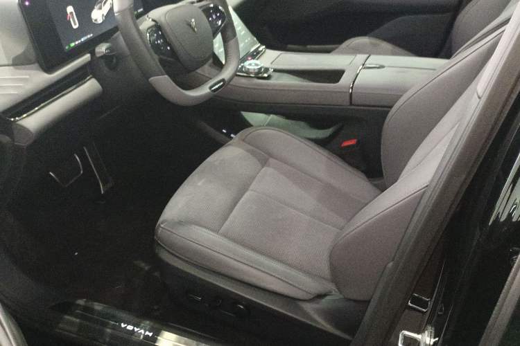 Used VOYAH PASSION 2024 PHEV Four-Wheel Drive Ultra-Long Range Flagship Model Left Front Seat