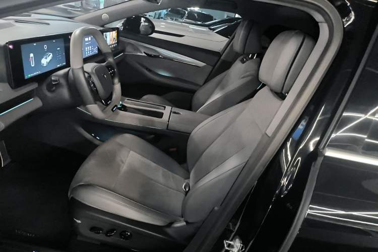 Used VOYAH PASSION 2024 PHEV Four-Wheel Drive Ultra-Long Range Flagship Model Left Front Seat