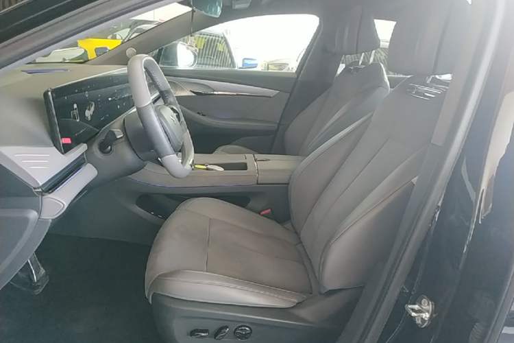 Used VOYAH PASSION 2024 PHEV Four-Wheel Drive Ultra-Long Range Flagship Model Left Front Seat