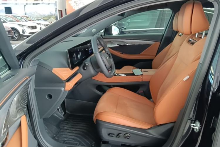 Used VOYAH PASSION 2024 PHEV Four-Wheel Drive Ultra-Long Range Flagship Model Left Front Seat