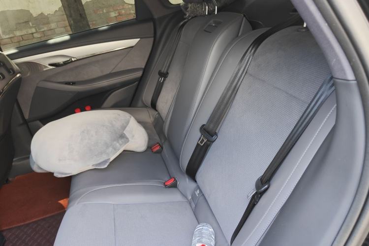 Used VOYAH PASSION 2024 PHEV Four-Wheel Drive Ultra-Long Range Executive Edition Left Rear Seat