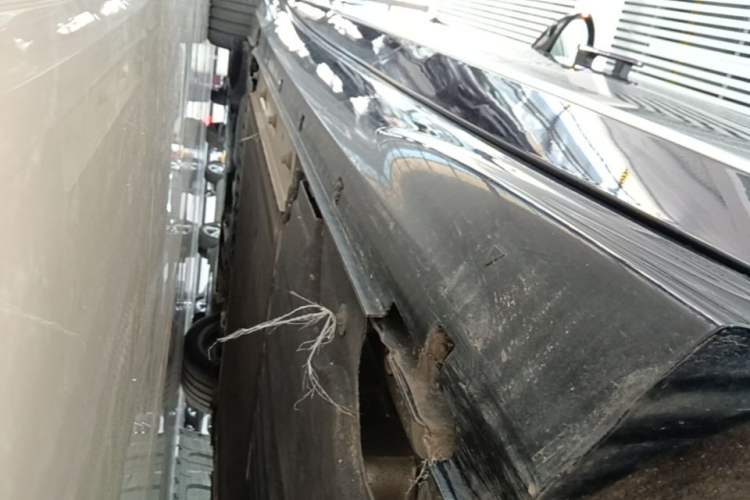 Used VOYAH PASSION 2024 PHEV Four-Wheel Drive Ultra-Long Range Flagship Model Left Side Sill