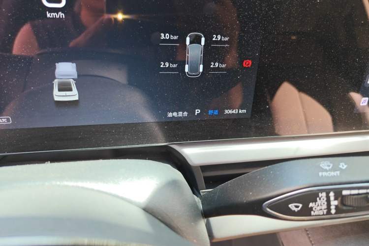 Used VOYAH PASSION 2024 PHEV Four-Wheel Drive Ultra-Long Range Executive Edition Odometer Close Up