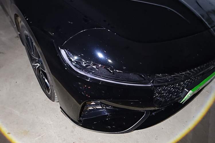 Used VOYAH PASSION 2024 PHEV Four-Wheel Drive Ultra-Long Range Flagship Model Right Front Headlight