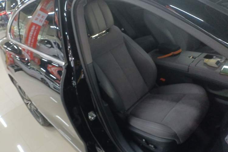 Used VOYAH PASSION 2024 PHEV Four-Wheel Drive Ultra-Long Range Flagship Model Right Front Seat