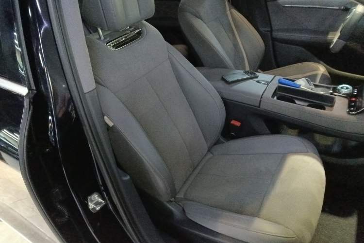 Used VOYAH PASSION 2024 PHEV Four-Wheel Drive Ultra-Long Range Flagship Model Right Front Seat