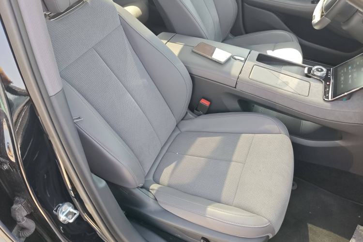 Used VOYAH PASSION 2024 PHEV Four-Wheel Drive Ultra-Long Range Flagship Model Right Front Seat