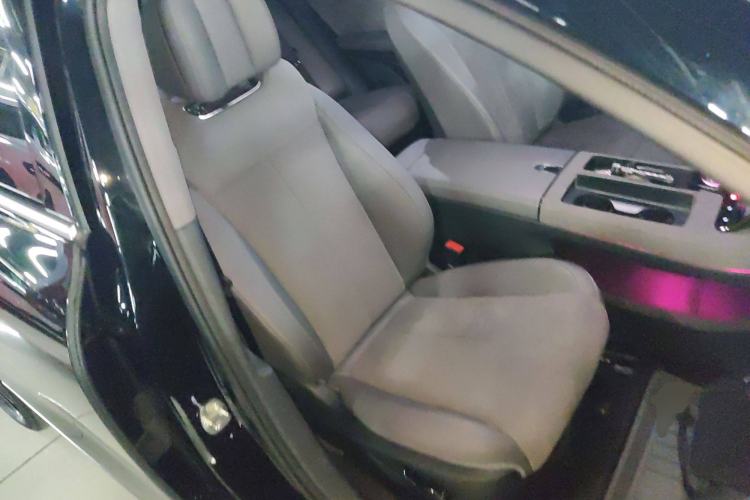 Used VOYAH PASSION 2024 PHEV Four-Wheel Drive Ultra-Long Range Flagship Model Right Front Seat