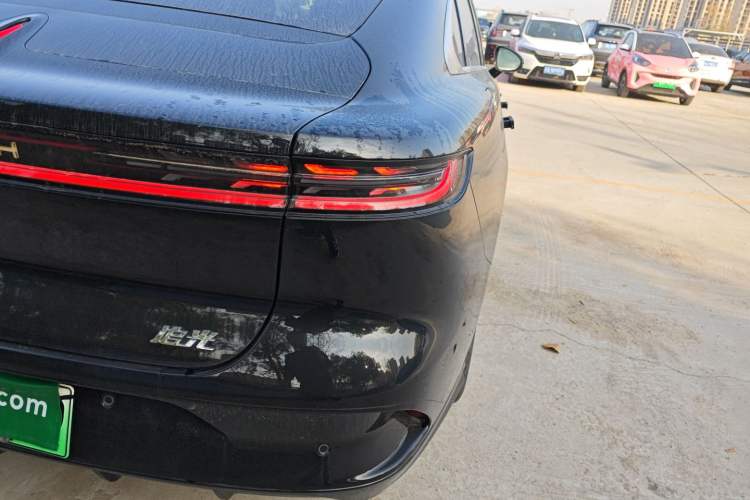 Used VOYAH PASSION 2024 PHEV Four-Wheel Drive Ultra-Long Range Executive Edition Right Rear Taillight