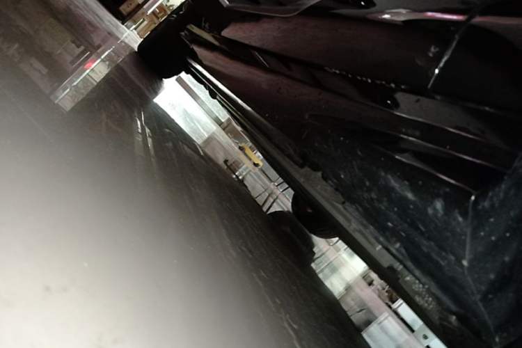Used VOYAH PASSION 2024 PHEV Four-Wheel Drive Ultra-Long Range Flagship Model Right Side Sill