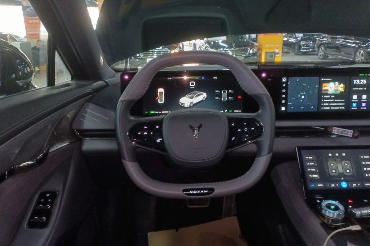 Used VOYAH PASSION 2024 PHEV Four-Wheel Drive Ultra-Long Range Flagship Model Steering Wheel