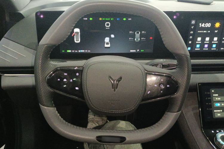 Used VOYAH PASSION 2024 PHEV Four-Wheel Drive Ultra-Long Range Flagship Model Steering Wheel