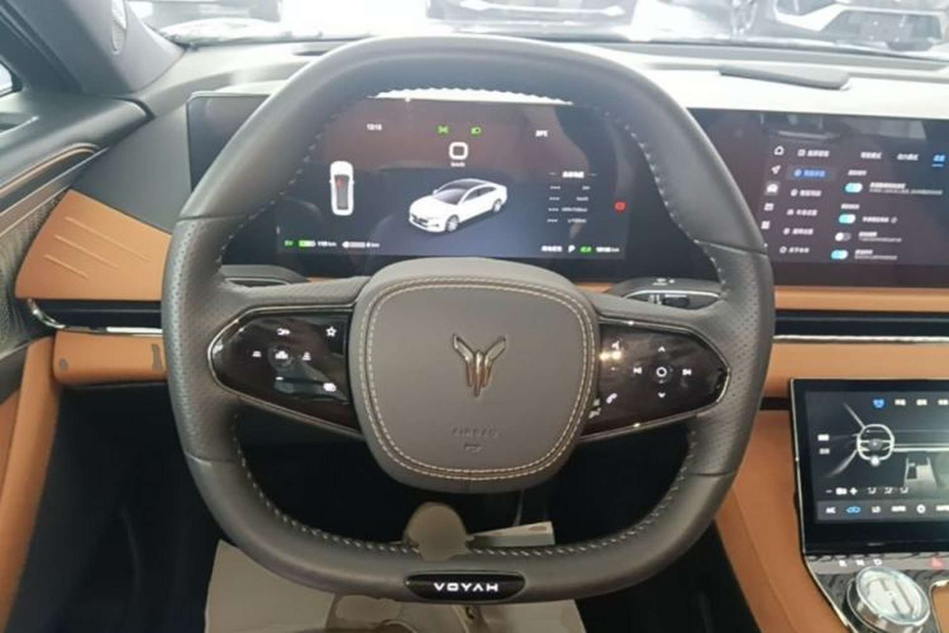 Used VOYAH PASSION 2024 PHEV Four-Wheel Drive Ultra-Long Range Flagship Model Steering Wheel