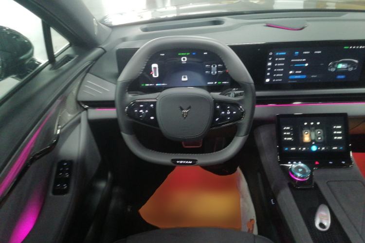 Used VOYAH PASSION 2024 PHEV Four-Wheel Drive Ultra-Long Range Flagship Model Steering Wheel