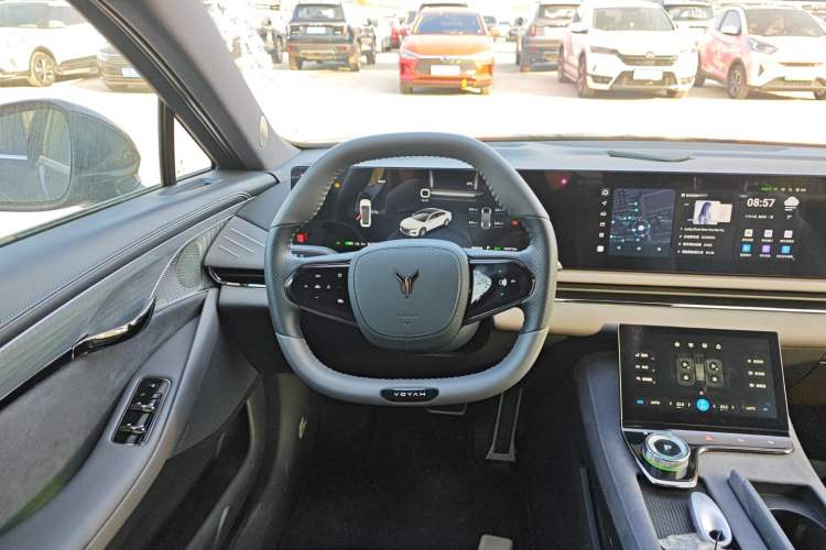 Used VOYAH PASSION 2024 PHEV Four-Wheel Drive Ultra-Long Range Executive Edition Steering Wheel