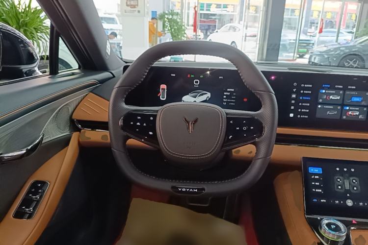 Used VOYAH PASSION 2024 PHEV Four-Wheel Drive Ultra-Long Range Flagship Model Steering Wheel