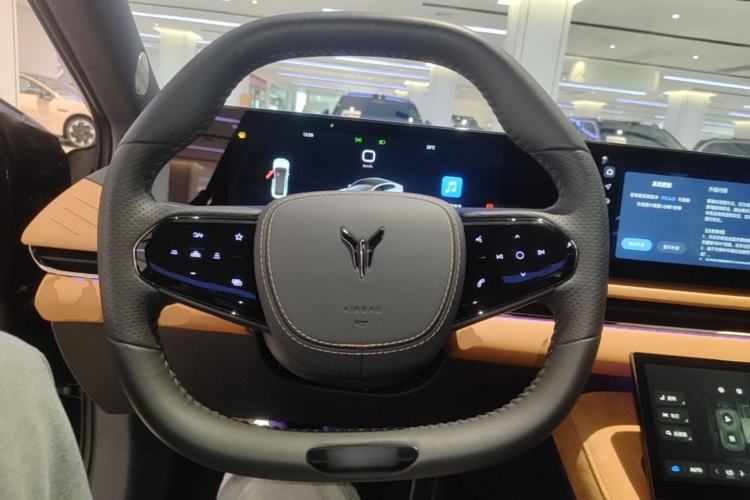Used VOYAH PASSION 2024 PHEV Four-Wheel Drive Ultra-Long Range Flagship Model Steering Wheel