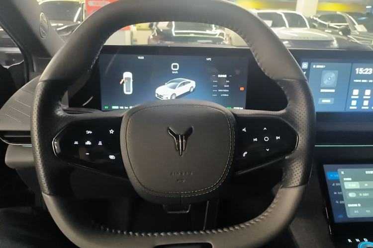 Used VOYAH PASSION 2024 PHEV Four-Wheel Drive Ultra-Long Range Flagship Model Steering Wheel