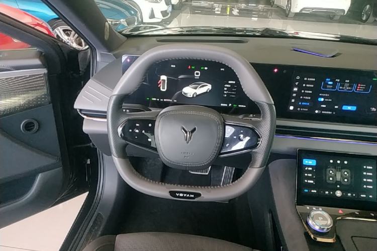 Used VOYAH PASSION 2024 PHEV Four-Wheel Drive Ultra-Long Range Flagship Model Steering Wheel