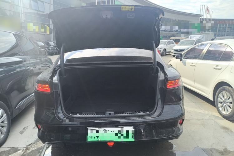 Used VOYAH PASSION 2024 PHEV Four-Wheel Drive Ultra-Long Range Flagship Model Trunk