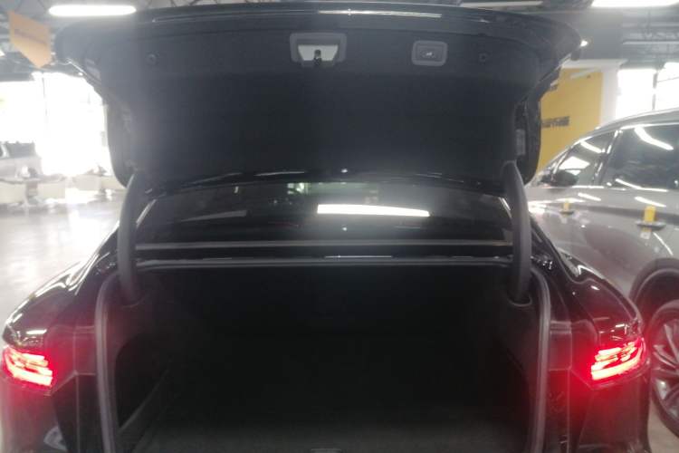 Used VOYAH PASSION 2024 PHEV Four-Wheel Drive Ultra-Long Range Flagship Model Trunk