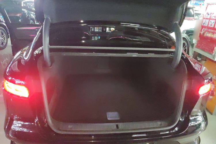 Used VOYAH PASSION 2024 PHEV Four-Wheel Drive Ultra-Long Range Flagship Model Trunk